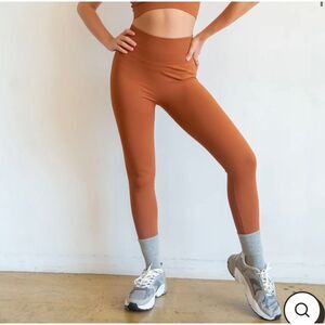 Aleur contour‎ legging size small